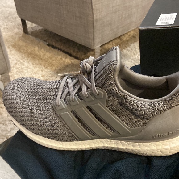 Adidas 4.0 DNA size 10 1/2 grey/white color way Brand New!!! - Picture 3 of 3